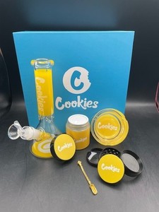 COOKIES Glass Waterpipe Gift Set